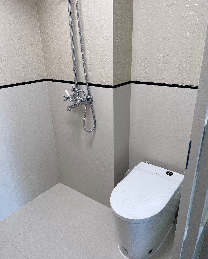 CERAMIC TOILET Series 12 - Royal Bathroom